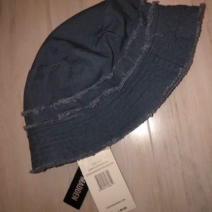 Womens Steve Madden bucket hat